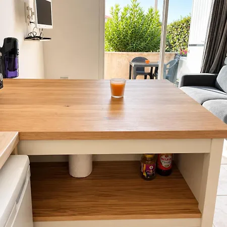 Agathazur 30 M Away, Terrace Ac Appartement *